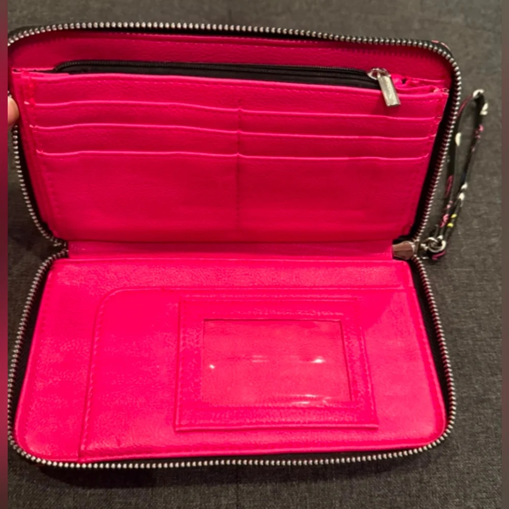 Betsey Johnson Heart Multicolor Wristlet - Picture 6 of 7